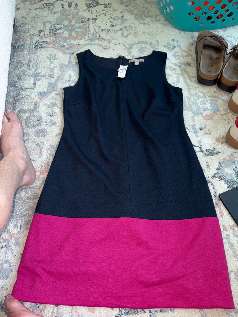 Banana Republic Sleeveless Black and Fuchsia Colorblock Sheath Dress NWT 6p